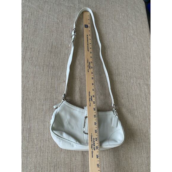 COACH Vintage White Leather Baguette Bag - Picture 5 of 11